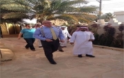 السفير البريطاني لدى السعوديه يزور جبة ويتجول في قصر النايف الأثري