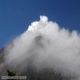 بدأ اليوم في قذف الحمم والرماد البركاني في إندونيسيا بركان "سينابونغ" يثور مجدداً بعد 400 عام من السكون