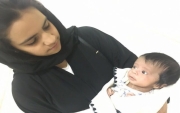 «طفلة حائل الرمالية» تتبرع  لتخرج طفل يماني في مستشفى حائل العام